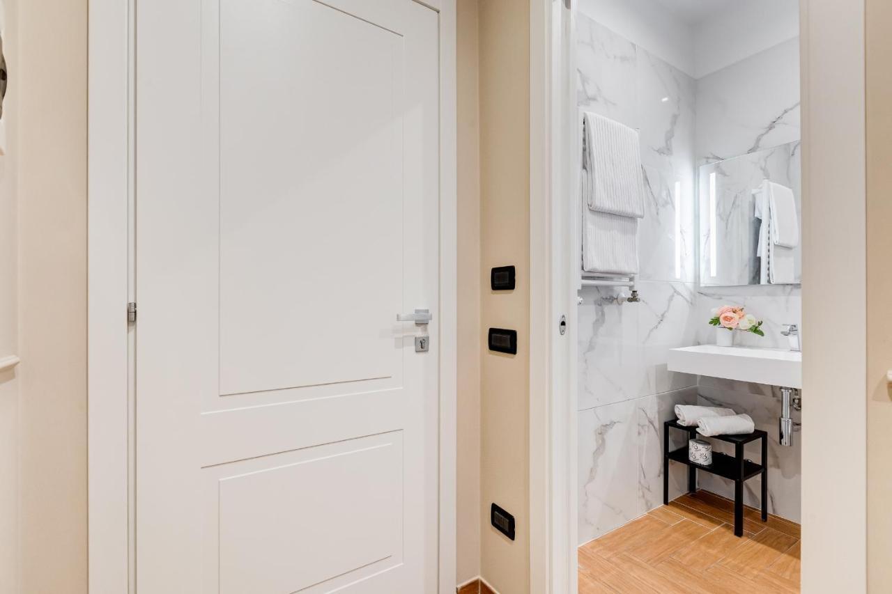 Mellini Palace Suites By Premium Suites Collection Rom Exterior foto