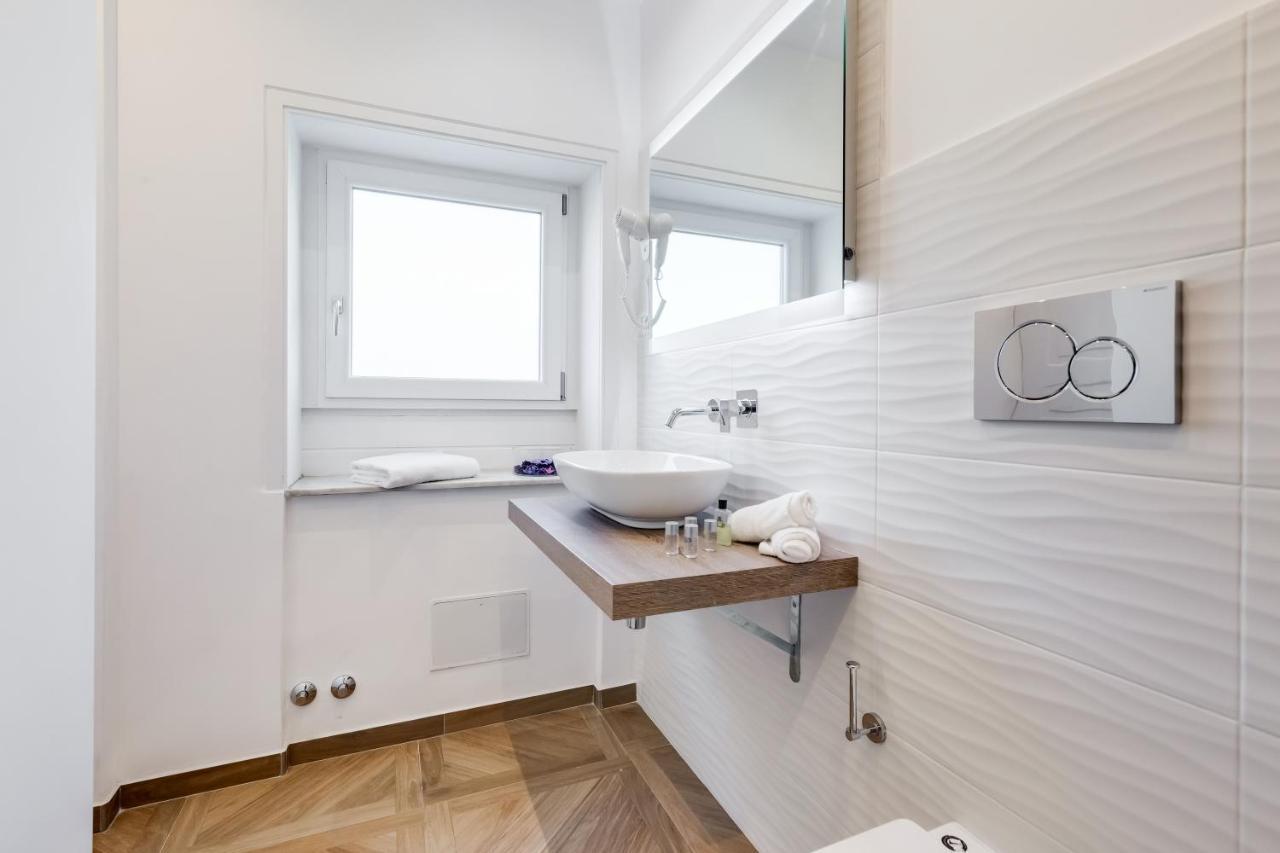 Mellini Palace Suites By Premium Suites Collection Rom Exterior foto